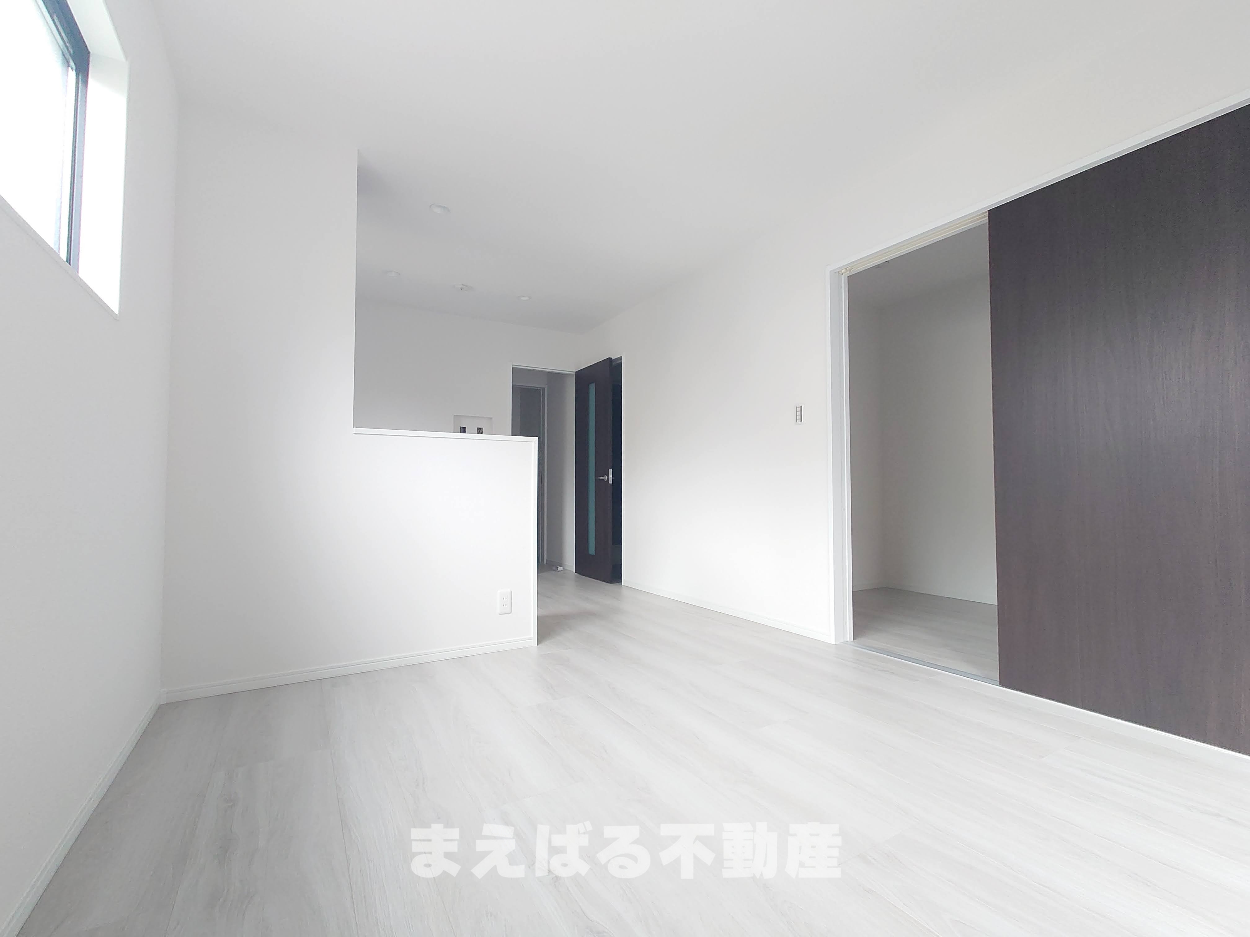 居室・リビング　※建築中写真