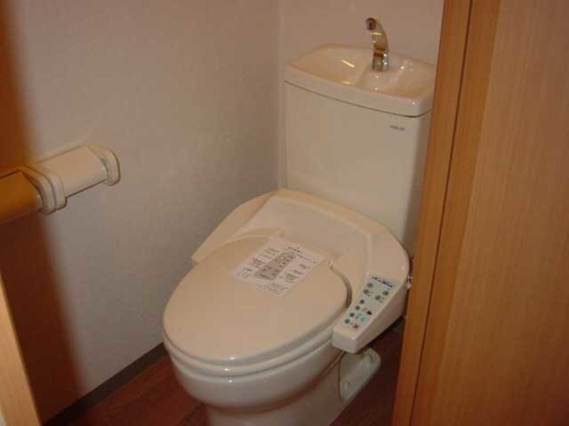 トイレ　図面と現状に相違がある場合には現状を優先