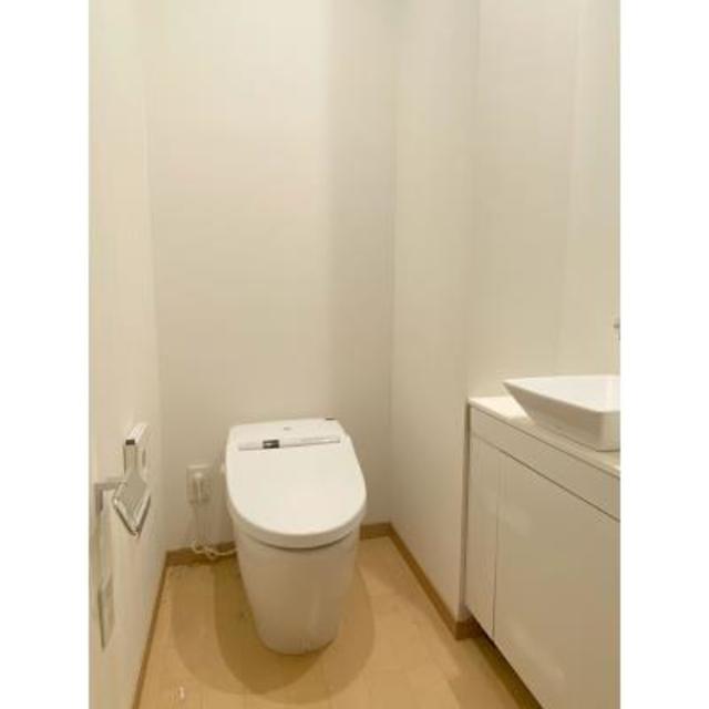 トイレ　※写真は同タイプ住戸です。