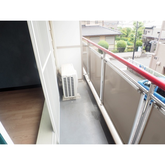 バルコニー　退去前につき他号室の参考写真です。