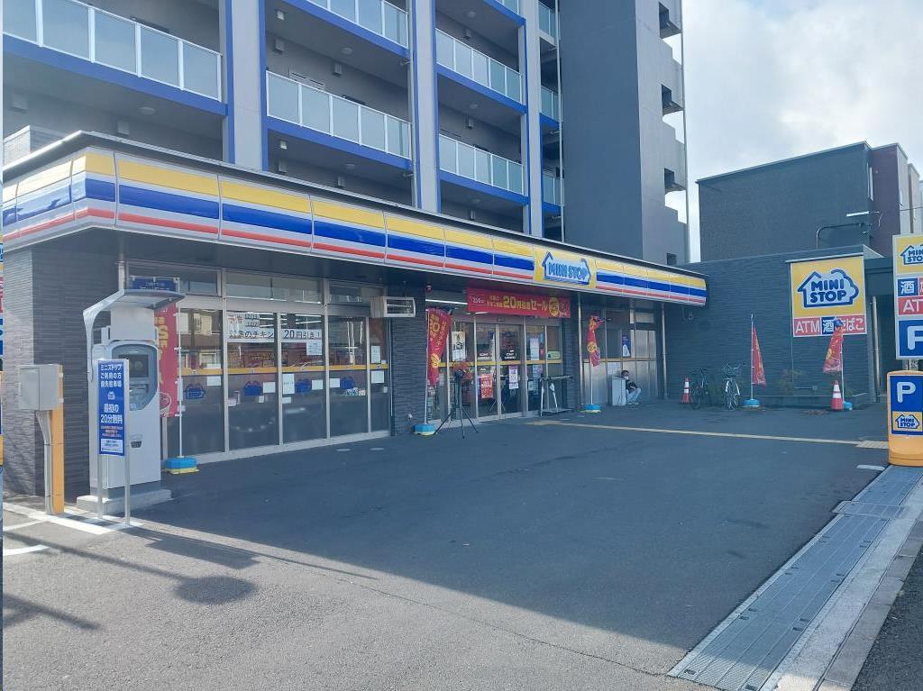 コンビニ　ミニストップ仙台薬師堂駅前店（コンビニ）まで372m