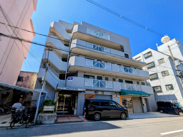 建物外観　オートロック・ＥＶ付き
