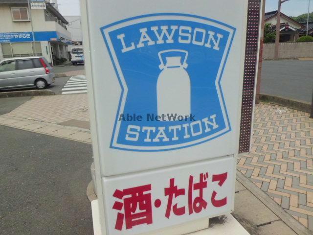 コンビニ　ローソン宇部中央3丁目店（コンビニ）まで77m
