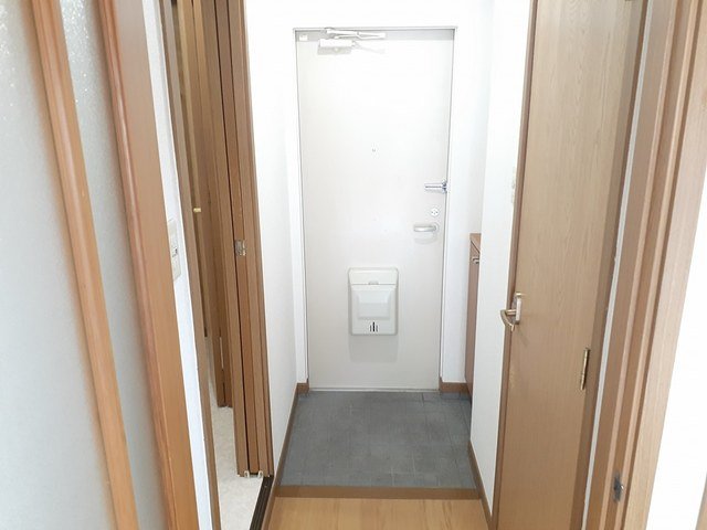 玄関　収納もある玄関です