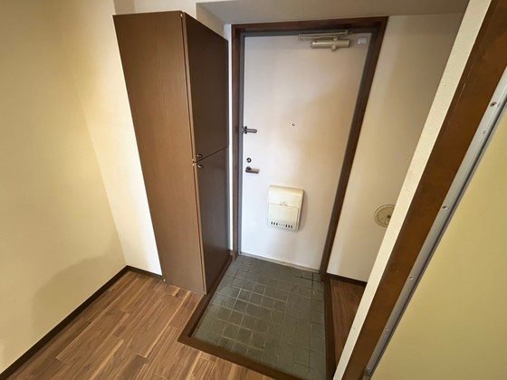 玄関　※別部屋の写真です