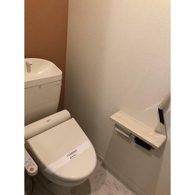 トイレ　※同仕様写真
