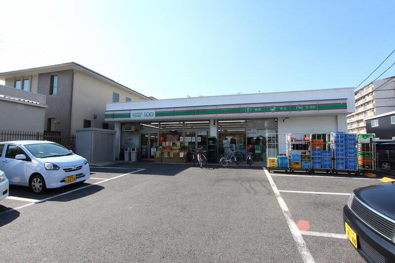 コンビニ　ローソンストア100中川中郷店（コンビニ）まで286m