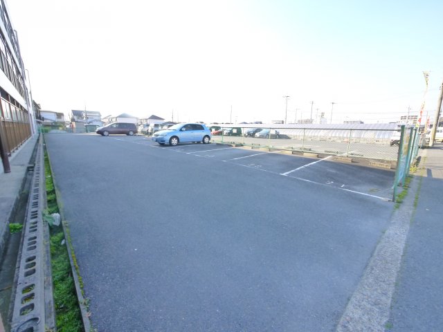 駐車場　駐車場完備です