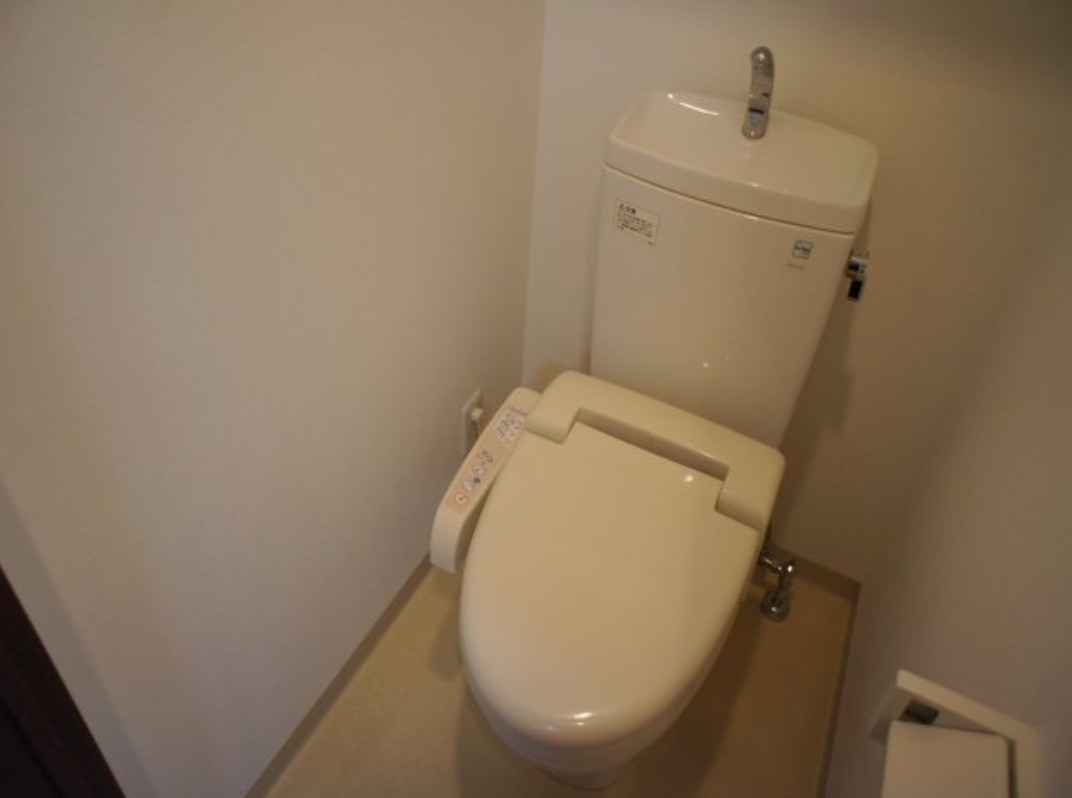 トイレ　※別部屋参考写真