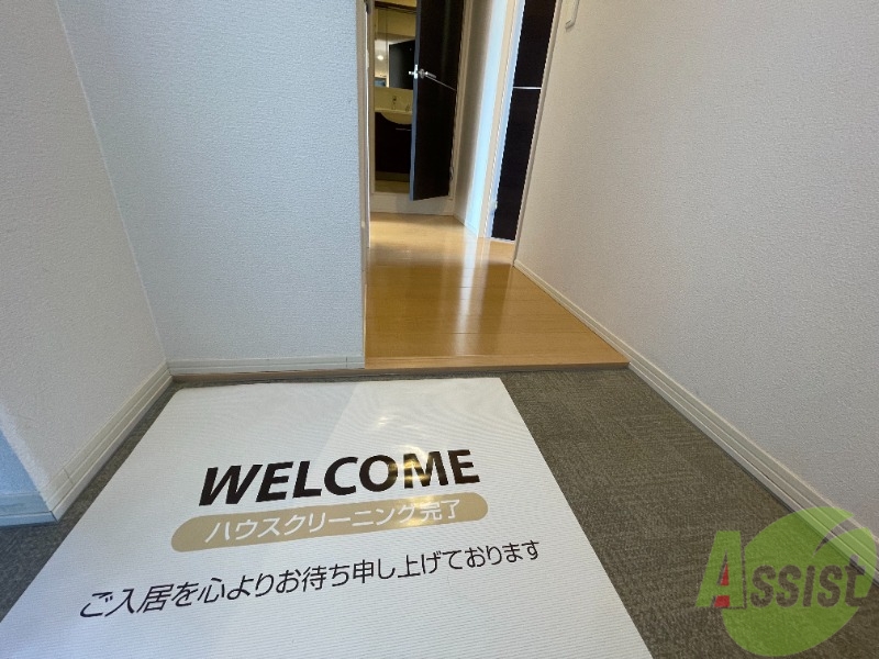 玄関　こちらは玄関の写真になります。広くて使いやすそうです。