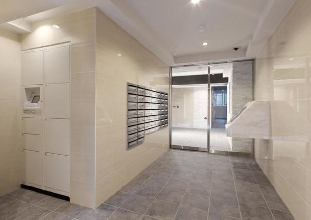 エントランス　建物内エントランス