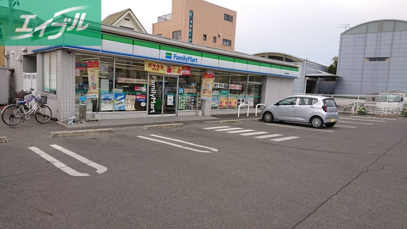 コンビニ　ファミリーマート岡山西長瀬店（コンビニ）まで113m
