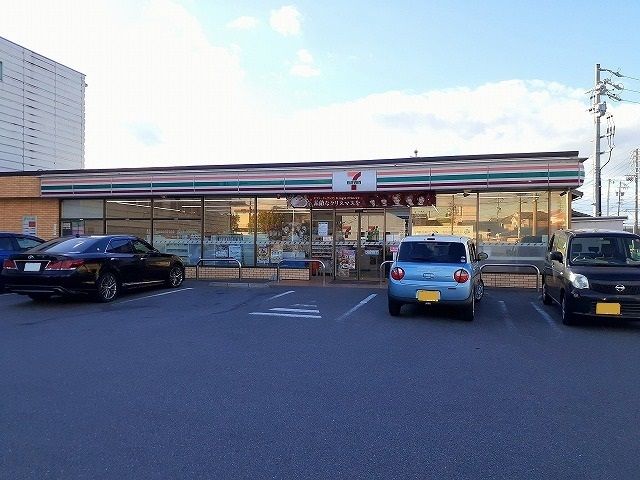コンビニ　セブンイレブン半田宮本町店（コンビニ）まで600m