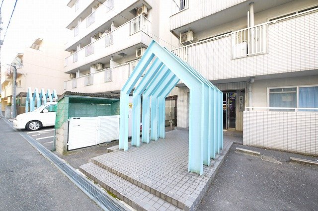 エントランス　オシャレなエントランススペースです。