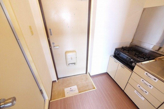 玄関　落ち着いた雰囲気の玄関スペースです。