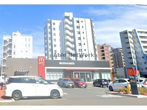 飲食店　マクドナルド北5西18店（飲食店）まで487m