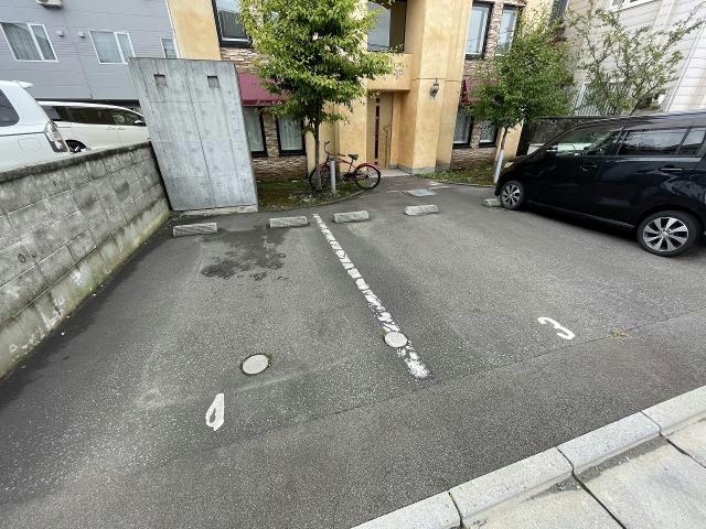 駐車場　駐車場
