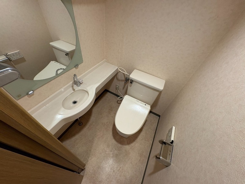 トイレ　トイレです。ウォシュレット付を探している方、おすすめです！