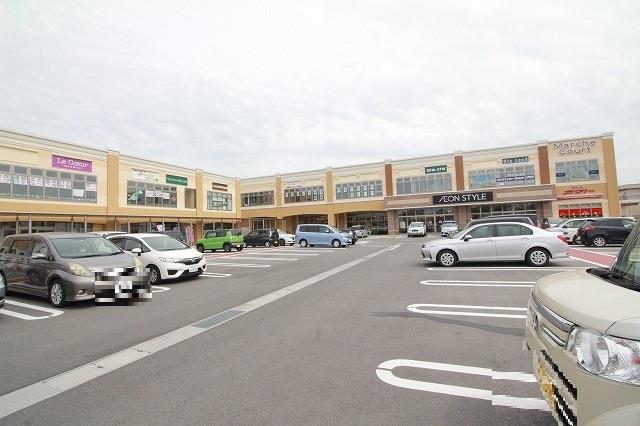 ショッピングセンター　イオンスタイル上所（ショッピングセンター）まで750m