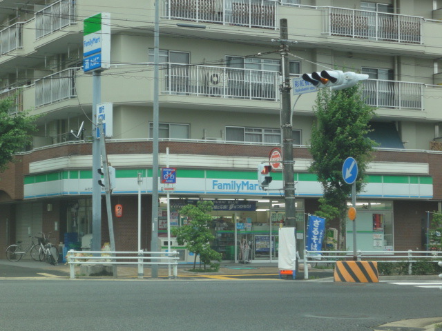 コンビニ　ファミリーマート みのてつ彩紅橋店（コンビニ）まで154m