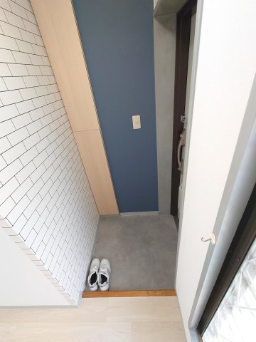 玄関　帰宅時に嬉しくなるシンプルなデザイン