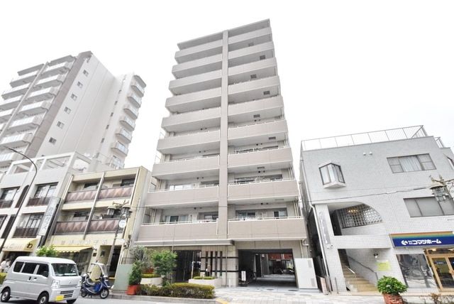 建物外観　♪重厚感ある建物ですね♪