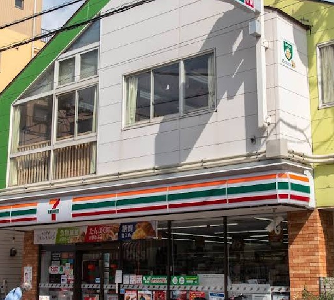 コンビニ　セブンイレブン 目黒柿の木坂1丁目店（コンビニ）まで186m