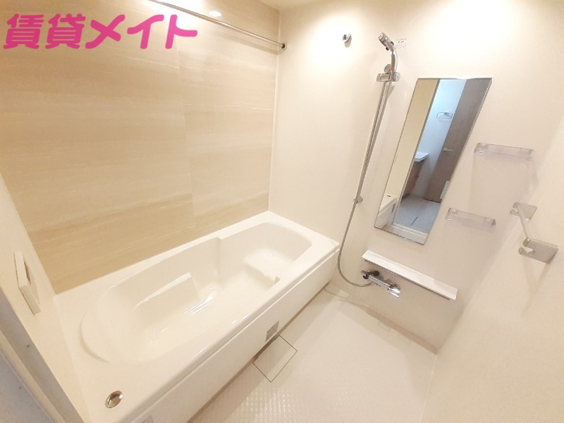 バス・シャワールーム　別部屋参考写真です