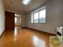 居室・リビング　広くてキレイなお部屋が広がっていて、充実した生活が送れそう。
