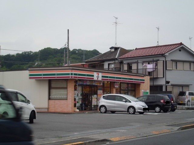 コンビニ　セブンイレブン（コンビニ）まで600m