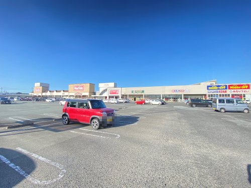 ショッピングセンター　パワーセンター松阪（ショッピングセンター）まで989m