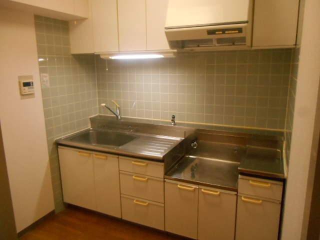 キッチン　別部屋参考用写真