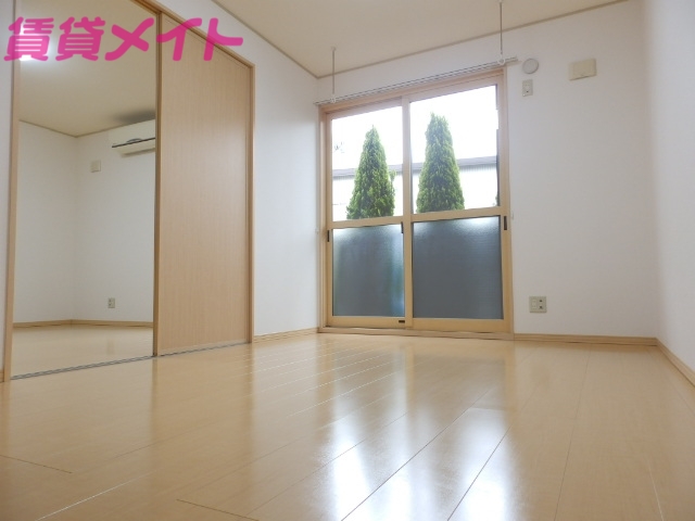 居室・リビング　別部屋参考写真