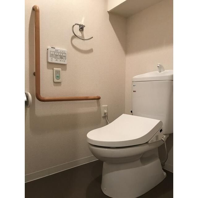 トイレ　別タイプ部屋　参考写真です