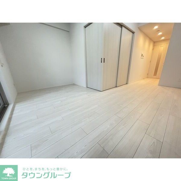 スプランディッド大阪EASTの居間写真