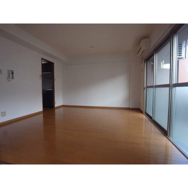 居室・リビング　12.2帖のきれいなLDK。