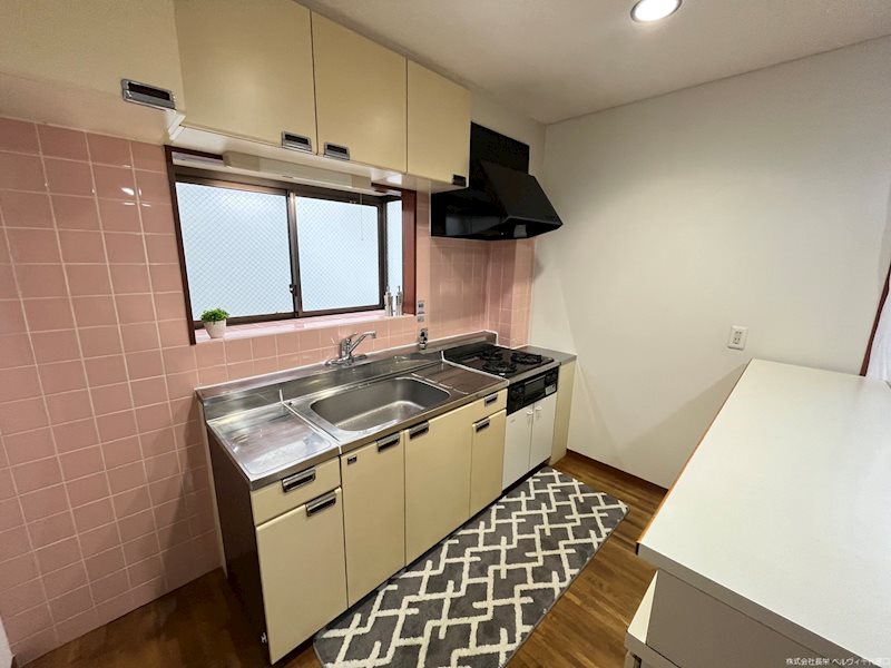 キッチン　同建物・別部屋の写真です