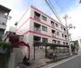 建物外観　ちょっと変わった外観です。