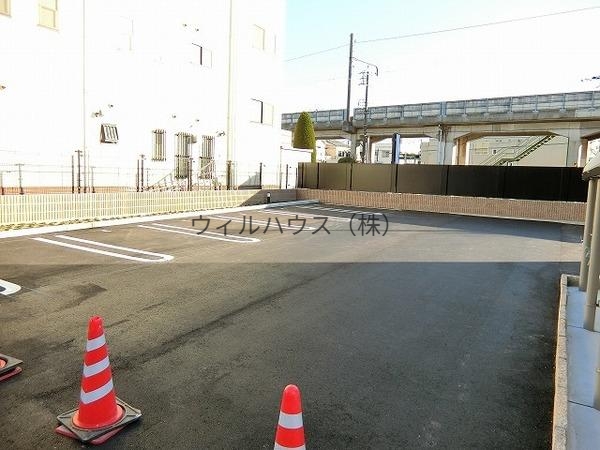 駐車場　敷地内駐車場！