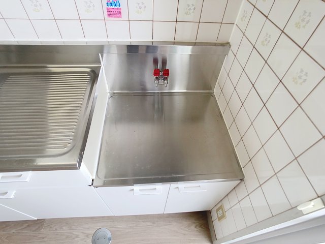 キッチン　掲載写真は空室の別部屋を掲載しております。実際のお部屋と仕様