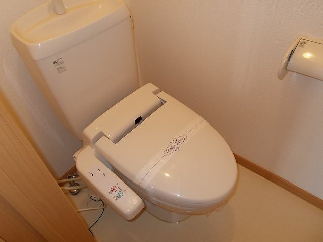 トイレ　落ち着いたトイレです