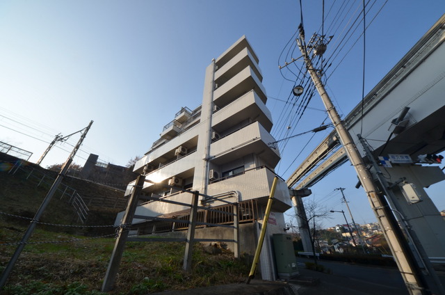 建物外観　★緑の多い、住みよいエリアに建つマンション★