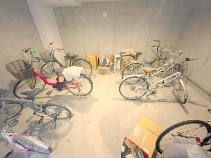 その他共有部分　屋内駐輪場付きです！