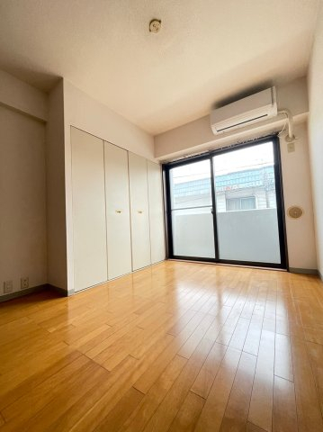 居室・リビング　※別部屋参考画像です。