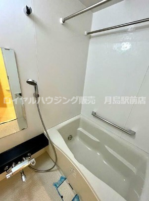 バス・シャワールーム　※同タイプ参考写真