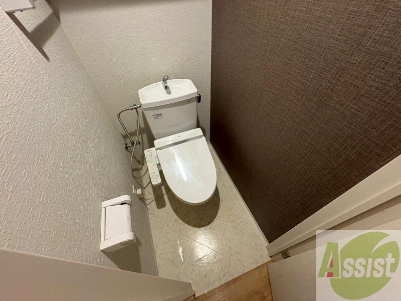 トイレ　こちらはトイレです。清潔感があり、安心して使用できます。