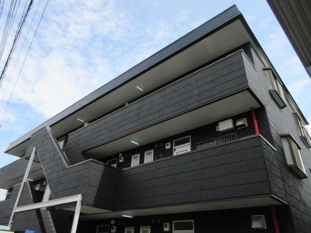 建物外観　3階建て