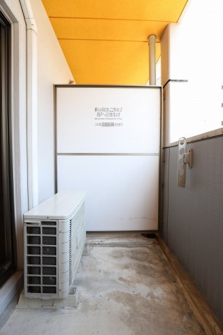バルコニー　※別部屋参考資料の為、現状を優先します。