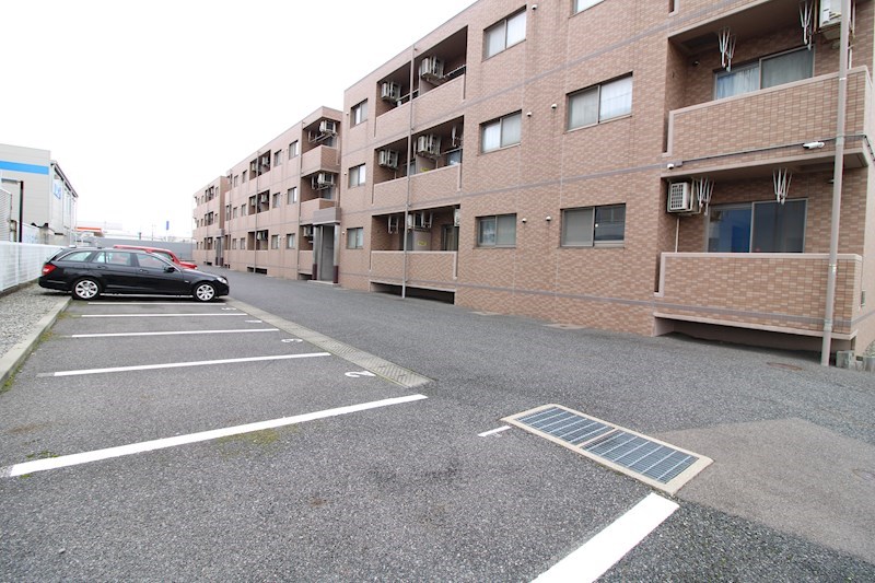 駐車場　敷地内駐車場