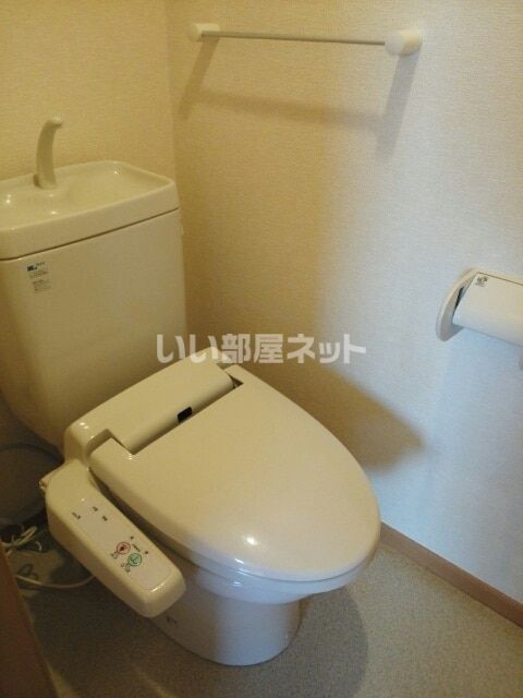 妙高はねうまライン 春日山駅 徒歩15分 2階建 築22年のトイレ写真